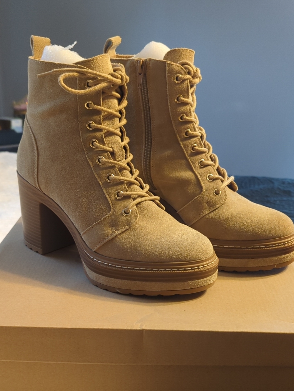 Steve Madden Tan Lace-Up Chunky Heel Ankle Boots